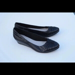 Bare traps Landy wedges